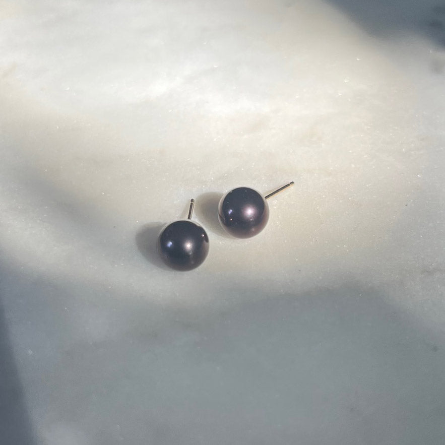 Black Pearl Earring - 14K Yellow Gold - Futaba Hayashi