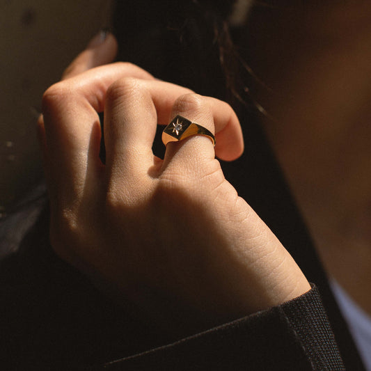 North Star Signet Ring with White Diamond - Futaba Hayashi