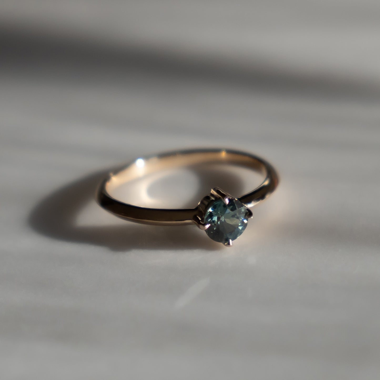 Knife Edge Sapphire Ring - 14k yellow gold - Futaba Hayashi