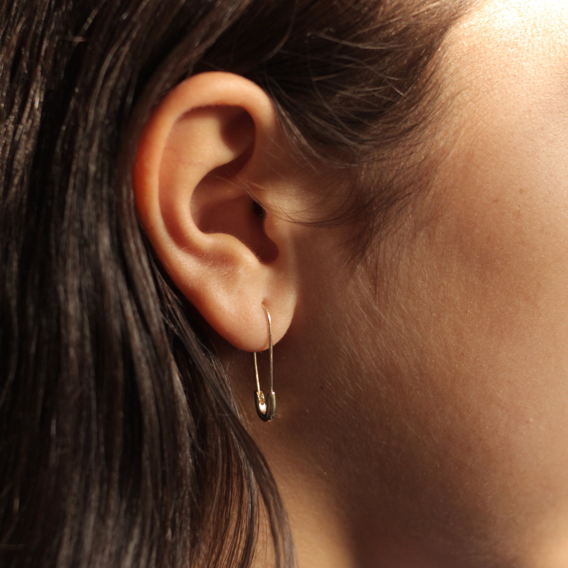 Gold Safety Pin Earring (Single)